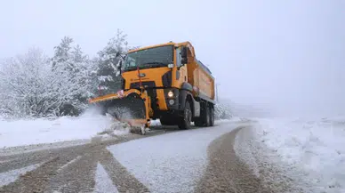 Sivas'ta Kar Esareti: 334 Yerleşim Yerinin Yolu Kapandı!