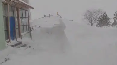 Sivas'ta Kar Esareti: Altınyayla'da Kar Boyu 3 Metreyi Buldu!