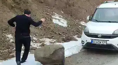 Tokat’ta Yola Düşen Dev Kaya Parçası Facianın Eşiğinden Döndürdü