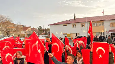 Gemerek’te 2. Dönemin İlk Dersi Bayrak Oldu