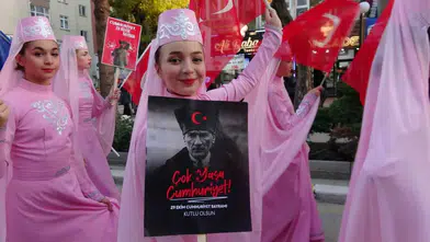 Yozgat Uluslararası Halk Dansları Şenliği Renkli Kortejle Başladı: Kültür ve Sanat Yozgat'ı Kucakladı