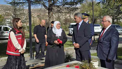 Yozgat'ta 102. Yıl Cumhuriyet Coşkusu Şehitlik Ziyaretiyle Başladı
