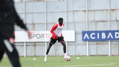 Yiğidolar'da Esenler Erokspor Maçı Hazırlıkları Sürüyor