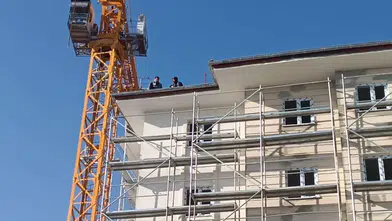 Hakları için çatıya çıktılar: Çaresizliklerini bile kimse umursamadı!