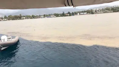 Denizin rengi keskin bir çizgiyle değişti! Bodrum sahillerinde şaşkınlık yaratan manzara