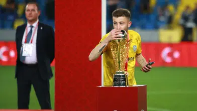 Kocaeli’de tartışma kanlı bitti! Genç futbolcuya sokak ortasında silahlı saldırı