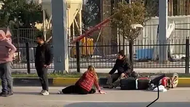 Hatay'da otomobil ve motosiklet çarpıştı! 2 kişi metrelerce savruldu