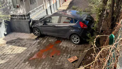 Yozgat'ta otomobil apartman bahçesine uçtu! 4 yaralı