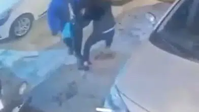 Talihsiz kadın, boşanmak isterken eşi tarafından defalarca bıçaklandı