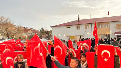 Gemerek’te 2. Dönemin İlk Dersi Bayrak Oldu