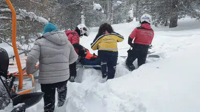 Sarıkamış’ta tatil kabusa döndü! Yaralı kadın için JAK seferber oldu