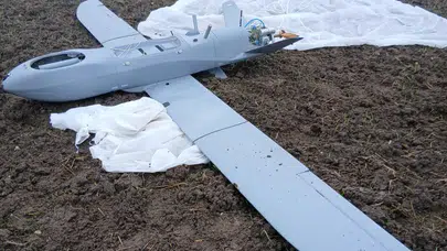 Balıkesir'de tarla ortasına İHA düştü! Güvenlik güçleri alarmda