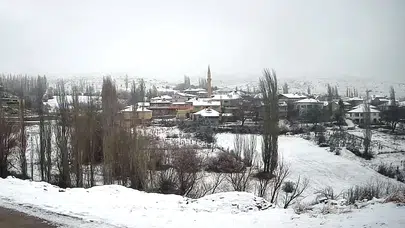 Gemerek Örenyurt Köyü Beyaza Büründü