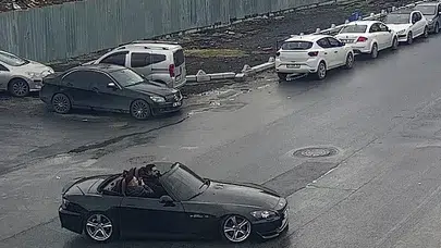 İstanbul'da ölüm dansı! Trafiğin ortasında drift yapan sürücü kamerada
