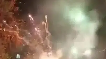 Faciadan son anda kurtuldu: Havai fişek elinde patladı