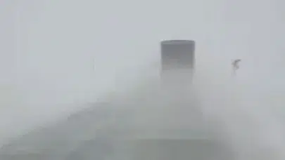 Sivas’ta Yoğun Kar Yağışı: Kayseri ve Malatya Yolları Trafiğe Kapatıldı