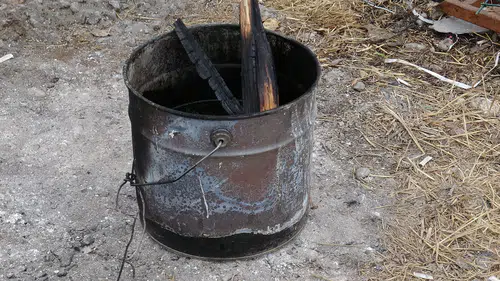 Tinerle Isınma Girişimi Felakete Dönüştü: 2 Öğrenci Yaralı