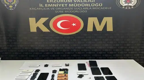 Sınava düzenekle girmeye çalışan 5 şüpheli yakalandı