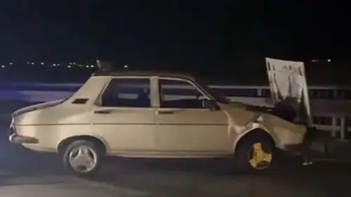 Mersin’de feci kaza! Otomobil bariyere çarptı