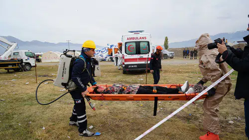 6,4 Büyüklüğündeki Deprem Senaryosu Erzincan'da Canlandırıldı