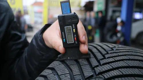 7 Derece Uyarısı! Kış Lastiği Değişiminde Yoğunluk Başladı