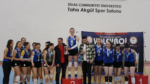 Voleybolda şampiyonlar belli oldu: SCÜ kadınlarda zirvede