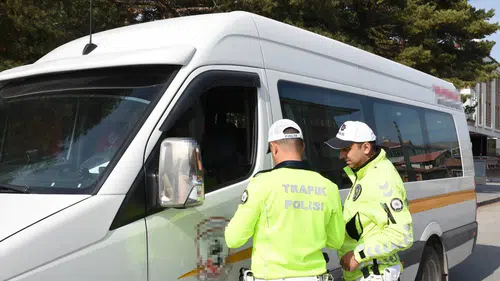 Erzincan'da Güvenli Okul Denetimi: Okul Çevresi Temizleniyor