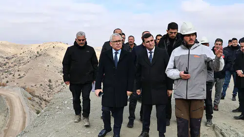 Vali Şimşek: Toprak Hareketi Devam Ediyor, Çalışmalar Riskli İlerliyor