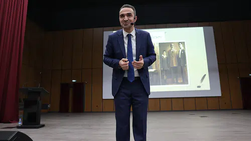 Edebiyat Dünyasının Güldüren Ciddi İsimleri Anlatıldı