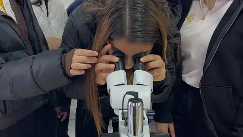 Gençlere Bilim Desteği: Mobil Dijital Merkez Öğrencilerle Buluştu