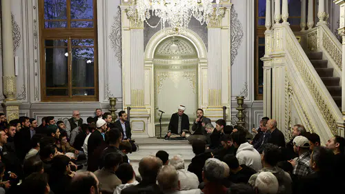 TÜGVA Gençleri Teşvikiye Camii'nde Sabah Namazı Buluşması