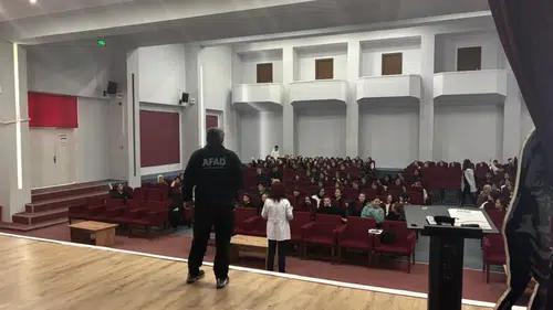 Lise Öğrencilerine AFAD Tarafından Afet ve Yangın Eğitimi
