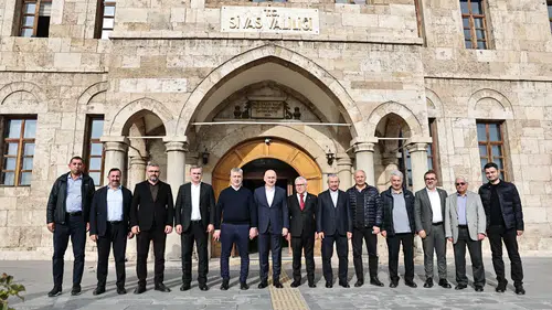 Eski Bakanlar ve Milletvekillerinden Sivas Valisi Yılmaz Şimşek’e Ziyaret