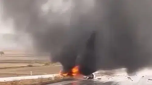 Yağmur Kurbanı: Kaygan Yolda Kontrolden Çıkan Araç Yandı