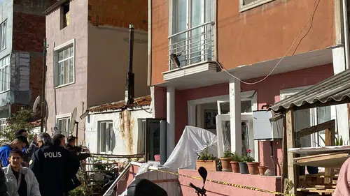 Gelibolu’da korkutan patlama! Evin penceresi fırladı