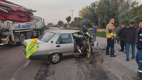 Hatay’da feci kaza! Otomobil hurdaya döndü