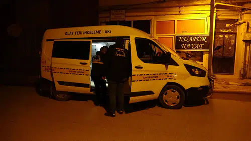 'Kız Meselesi' Kavgası Kanlı Bitti: 18'lik Genç Bıçaklandı!