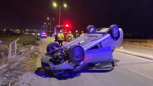 Sürücü ve Yolcu Yaralandı: Otomobil Takla Attı