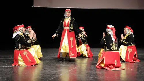 Öğretmenlerden Sahnede Unutulmaz Performans