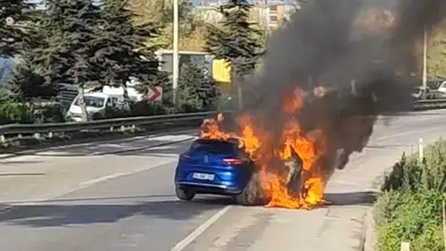 Samsunspor futbolcusu alevlerin içinden çıktı: Otomobil küle döndü!