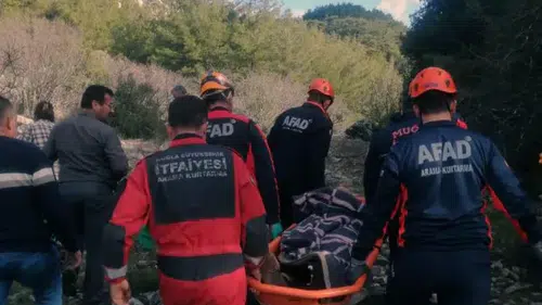 Kırsalda zor anlar! Kayalıklardan düşen yaşlı vatandaş kurtarıldı