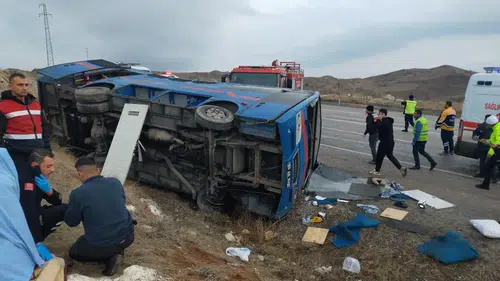 Feci Kaza: 7 Jandarma ve 2 Bakanlık Personeli Yaralandı