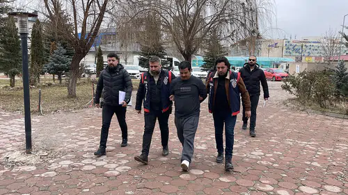 Sivas'ta Ağabey Katili Adliyeye Sevk Edildi! Soruları Yanıtsız Bıraktı