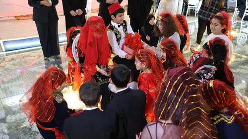 Engelli Bireylerden Dans ve Şiir Şöleni: Engeller Kalktı!