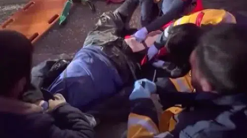 Üst geçitte korkunç ölüm! Motosiklet sürücüsü mikserin altında feci şekilde can verdi