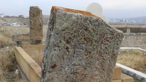 Mezar Taşlarındaki Tarihi Sır Ne? ÇEKÜL'ü Harekete Geçirdi!