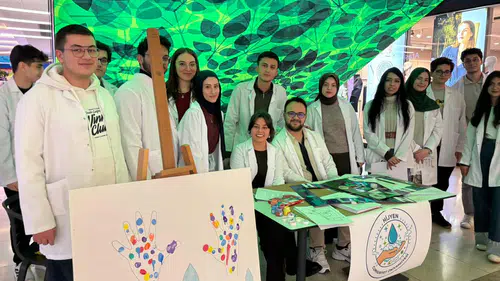 Genç Hekim Adayları Hijyen Bilincini Topluma Taşıyor