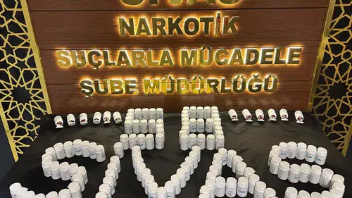 Sivas'ta Narkotik Operasyonu: 8 Bin Sentetik Ecza Ele Geçirildi