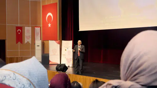 Dr. Mehmet Baki Öztürk Sivas’ta: Aile Kurumu Nasıl Korunmalı?