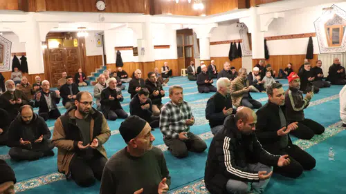 Mevlana Camii’nde dualarla gece programı düzenlendi